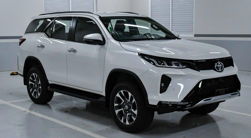 xe-toyota-fortuner-2023-2